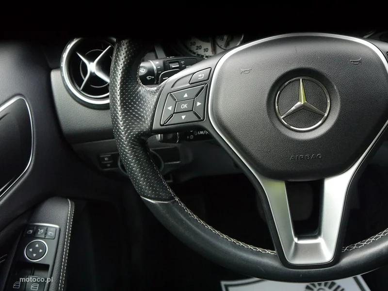 Mercedes-Benz GLA X156 GLA 180 31