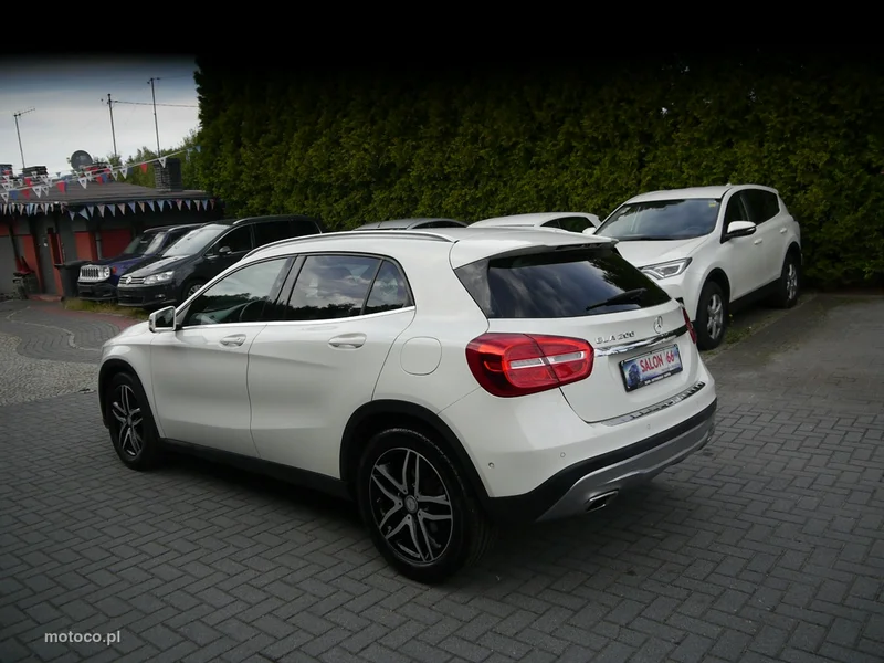 Mercedes-Benz GLA X156 GLA 180 6