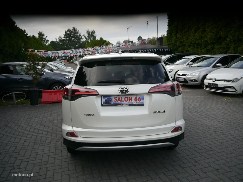 Toyota RAV 4 XA40 13