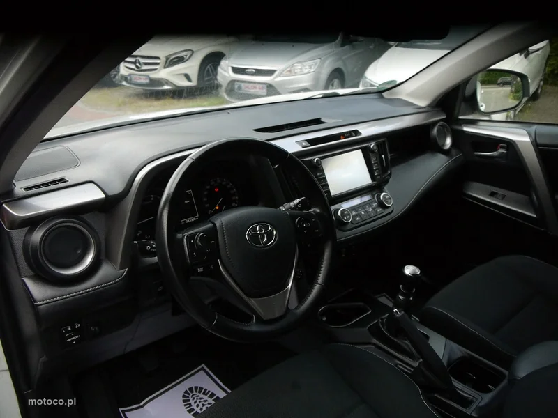 Toyota RAV 4 XA40 23