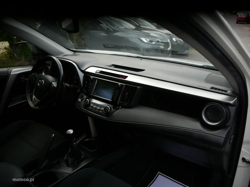 Toyota RAV 4 XA40 24