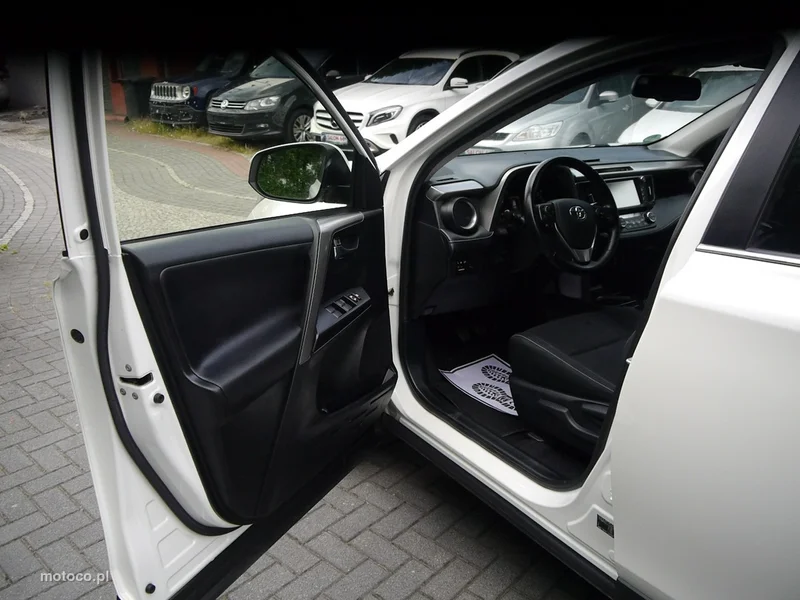 Toyota RAV 4 XA40 25