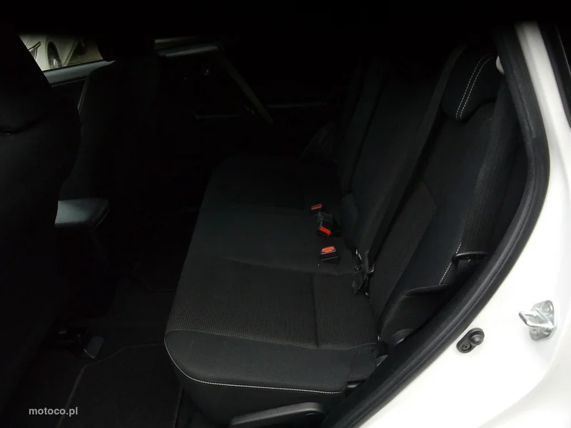 Toyota RAV 4 XA40 29