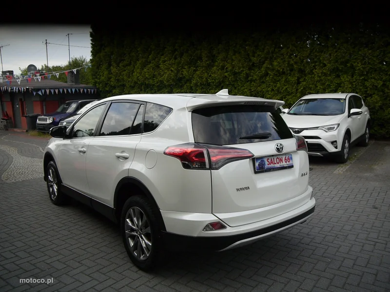 Toyota RAV 4 XA40 5
