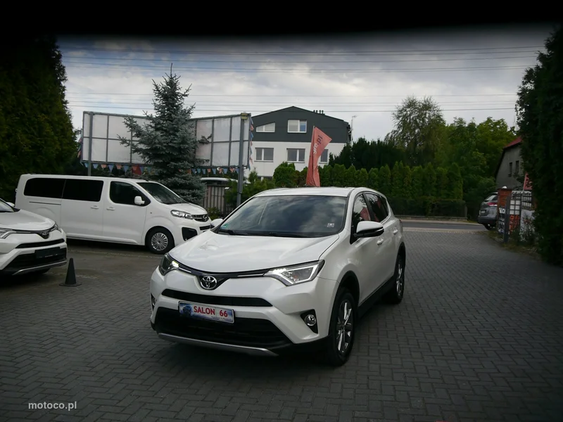 Toyota RAV 4 XA40 6