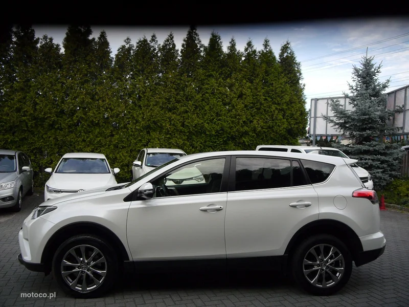 Toyota RAV 4 XA40 8