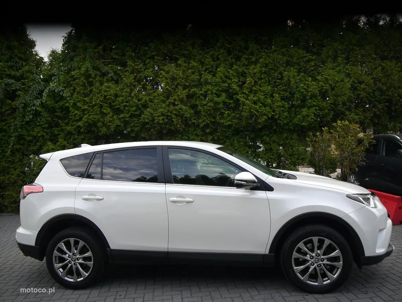 Toyota RAV 4 XA40 9