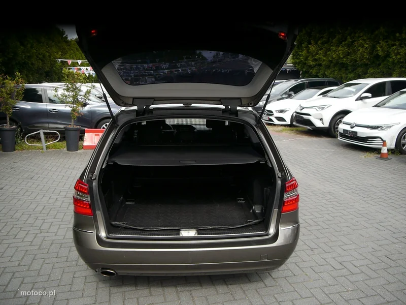 Mercedes-Benz Klasa E W212 E 200 17