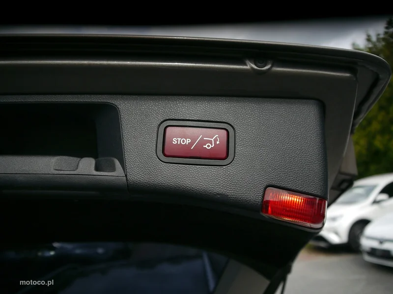 Mercedes-Benz Klasa E W212 E 200 18