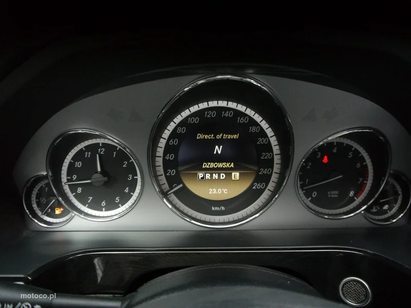 Mercedes-Benz Klasa E W212 E 200 23