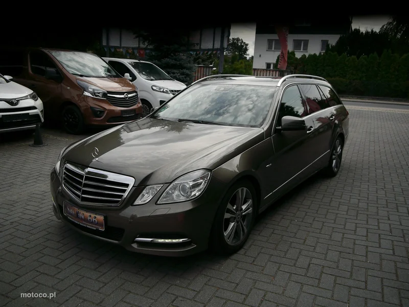 Mercedes-Benz Klasa E W212 E 200 4