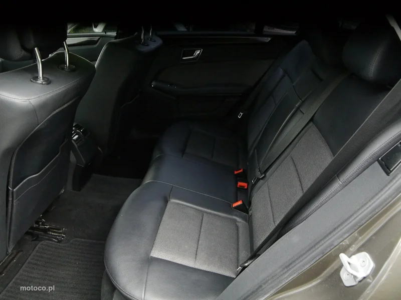 Mercedes-Benz Klasa E W212 E 200 38