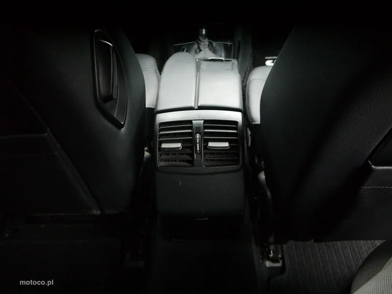 Mercedes-Benz Klasa E W212 E 200 39