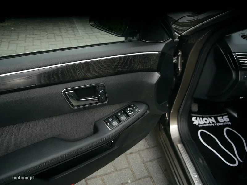 Mercedes-Benz Klasa E W212 E 200 40