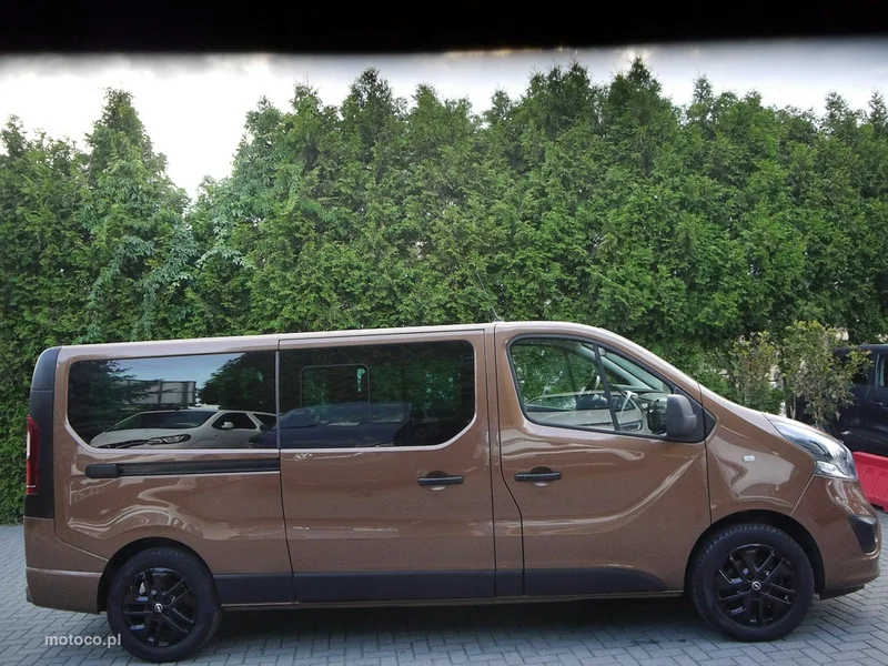 Opel Vivaro 11