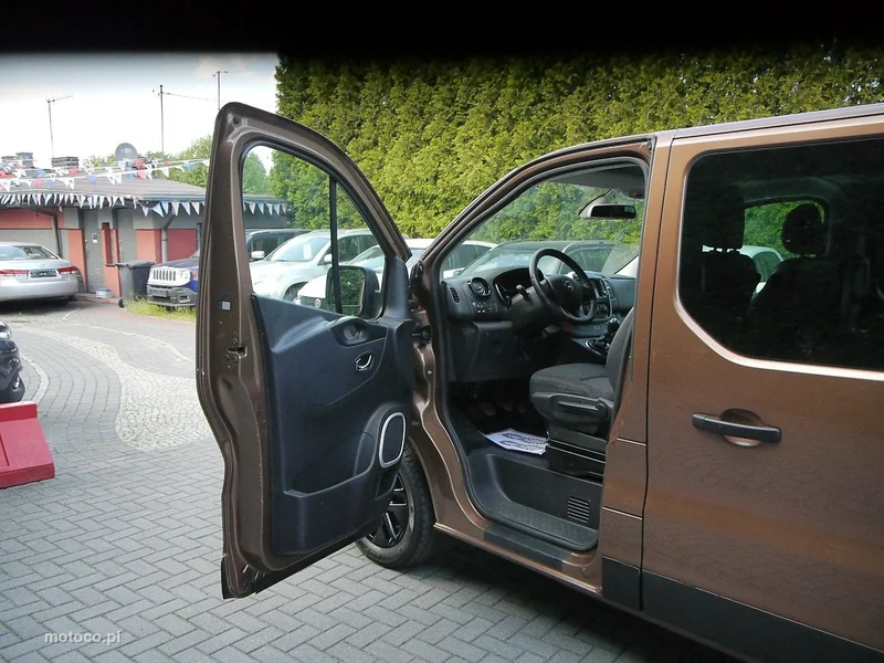 Opel Vivaro 17