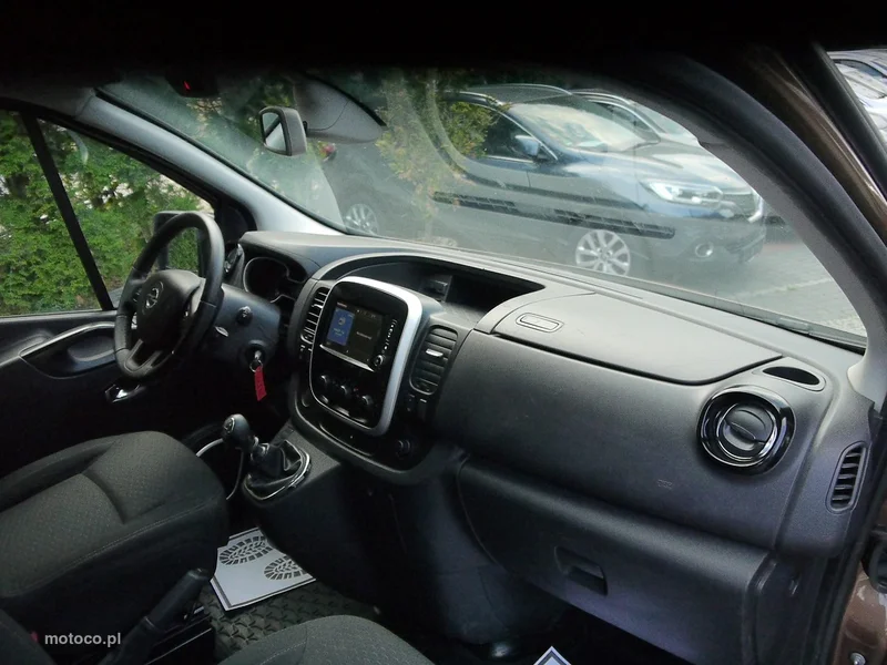 Opel Vivaro 24