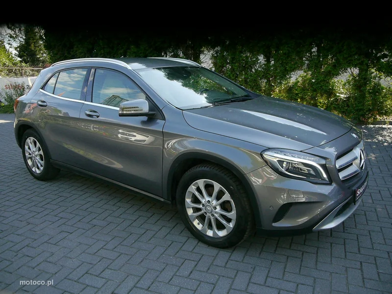Mercedes-Benz GLA X156 GLA 200 12