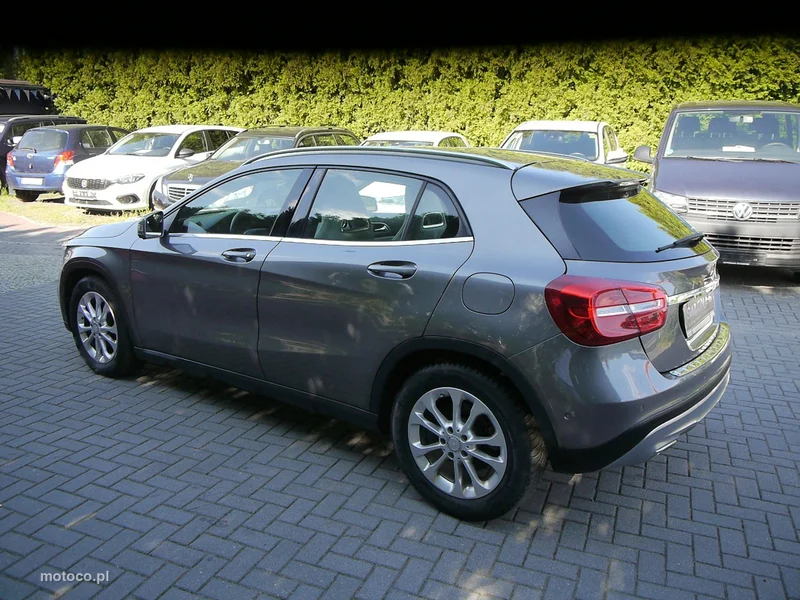 Mercedes-Benz GLA X156 GLA 200 13