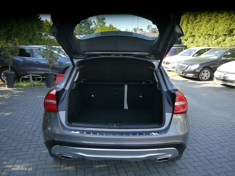 Mercedes-Benz GLA X156 GLA 200 15