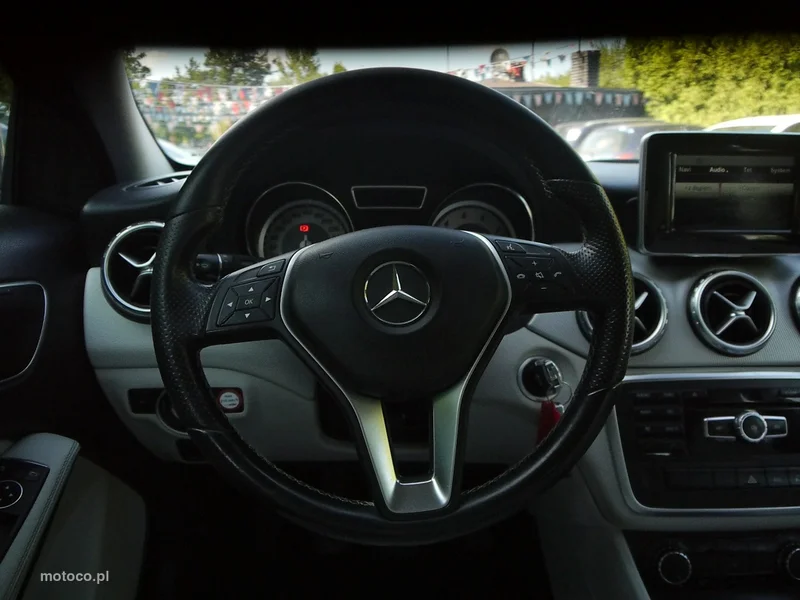 Mercedes-Benz GLA X156 GLA 200 17