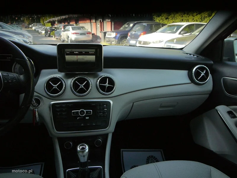 Mercedes-Benz GLA X156 GLA 200 20