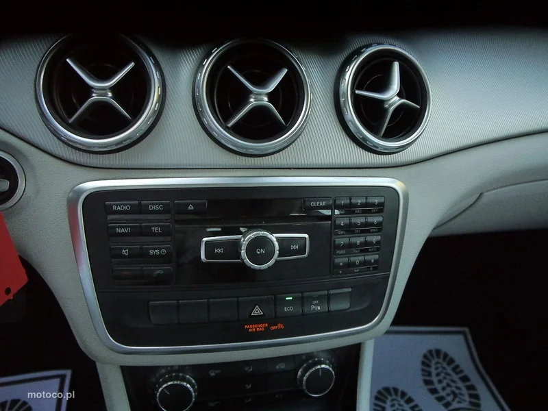 Mercedes-Benz GLA X156 GLA 200 21