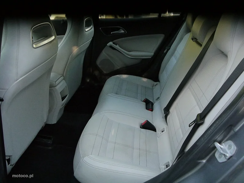 Mercedes-Benz GLA X156 GLA 200 25