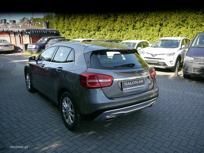 Mercedes-Benz GLA X156 GLA 200 5