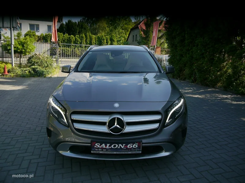 Mercedes-Benz GLA X156 GLA 200 7