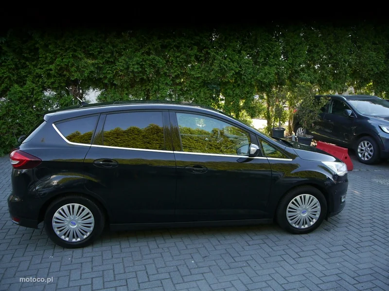 Ford C-Max II 11
