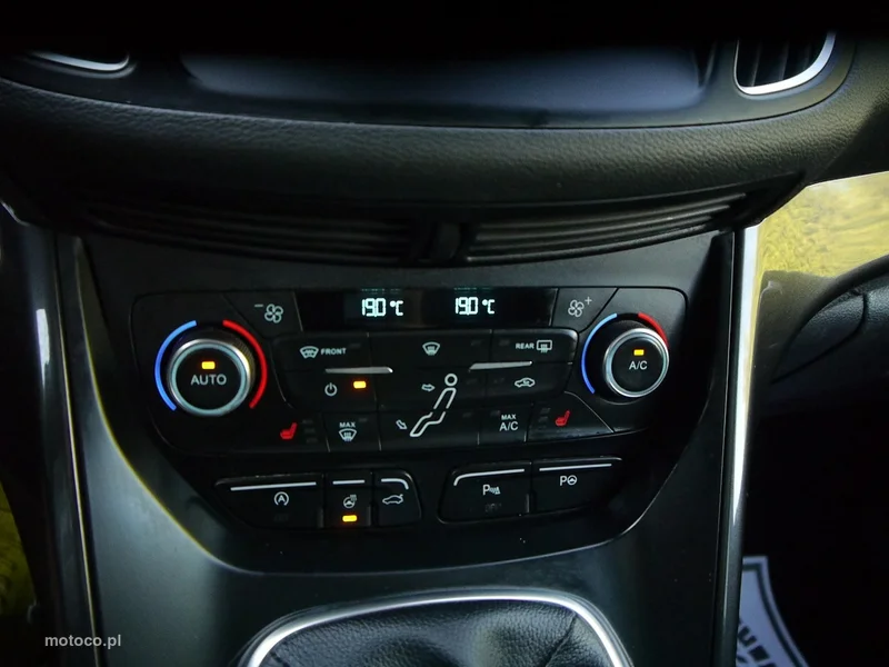 Ford C-Max II 25