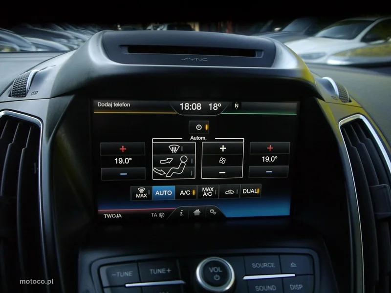 Ford C-Max II 28