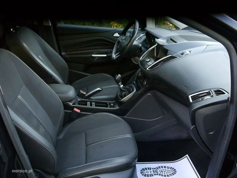 Ford C-Max II 33