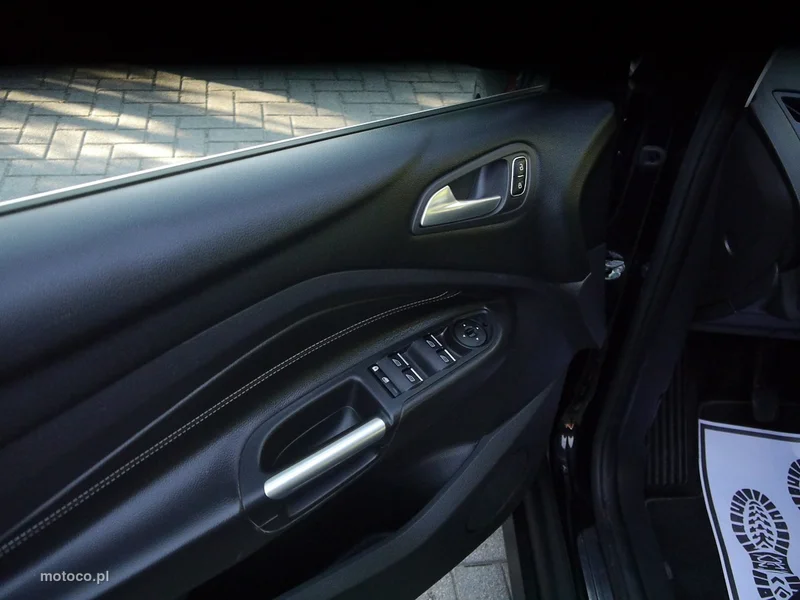 Ford C-Max II 37
