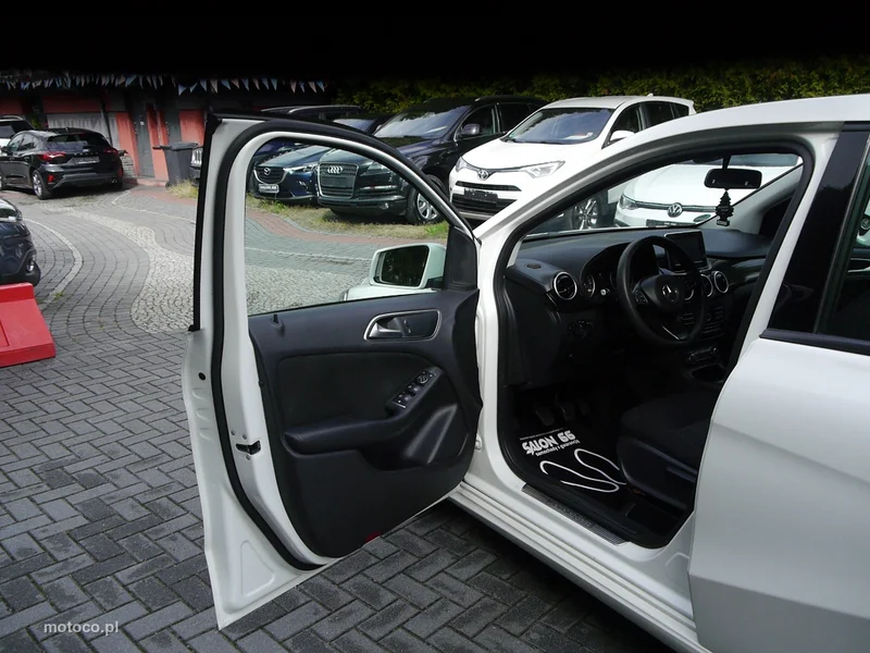 Mercedes-Benz Klasa B W246 B 180 36