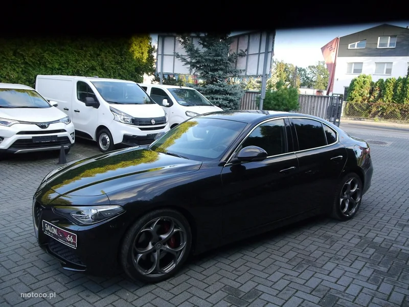 Alfa Romeo Giulia 12