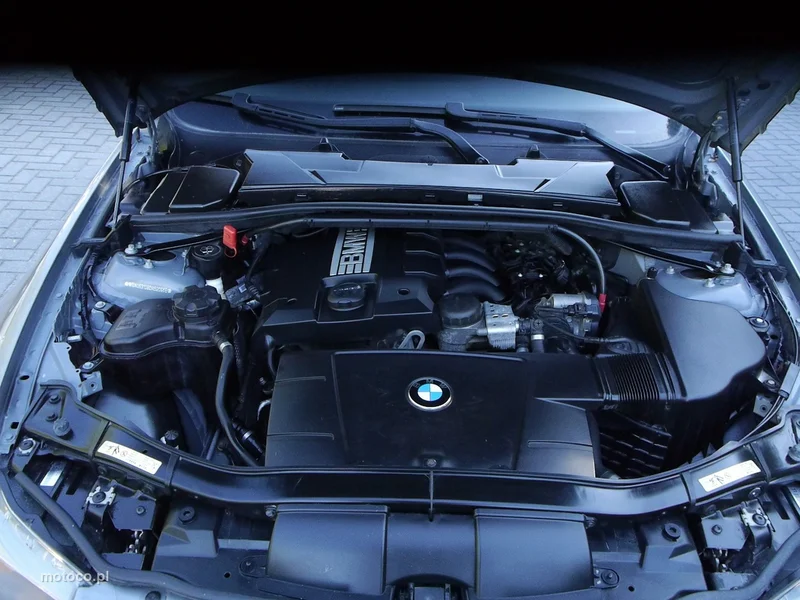 BMW Seria 3 E90 318 18