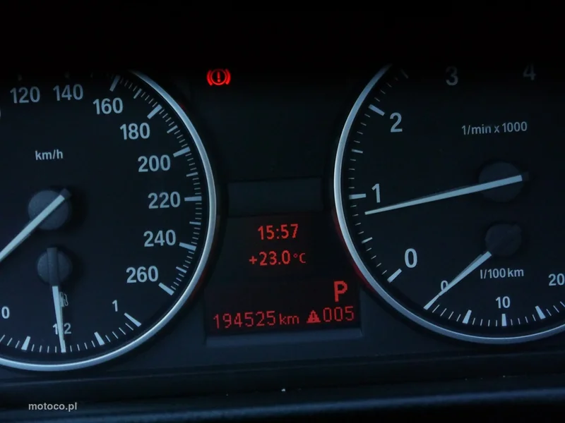 BMW Seria 3 E90 318 21