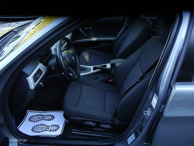 BMW Seria 3 E90 318 27