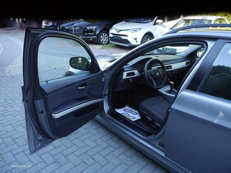 BMW Seria 3 E90 318 37