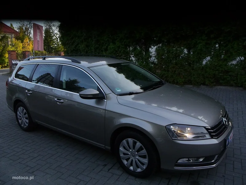 Volkswagen Passat Variant B7 13