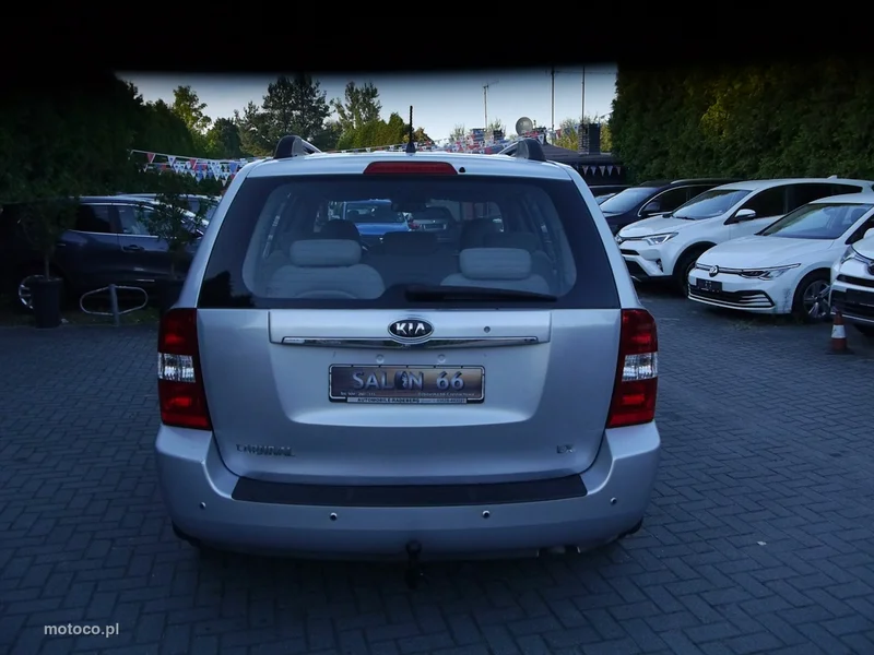 Kia Carnival 16