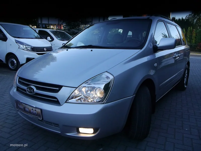 Kia Carnival 8