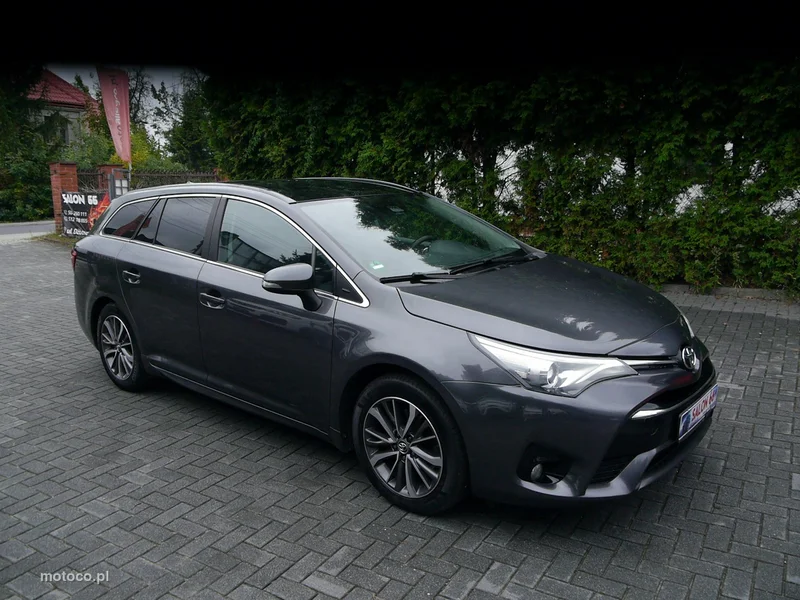 Toyota Avensis T27 13