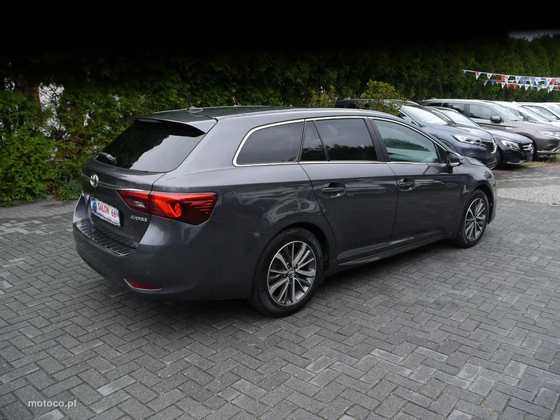 Toyota Avensis T27 14