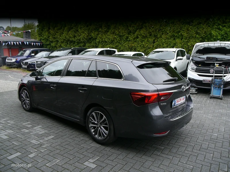 Toyota Avensis T27 15