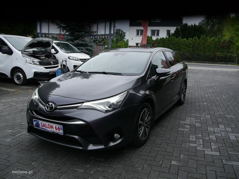 Toyota Avensis T27 4