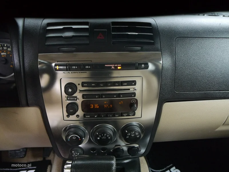 Hummer H3 24