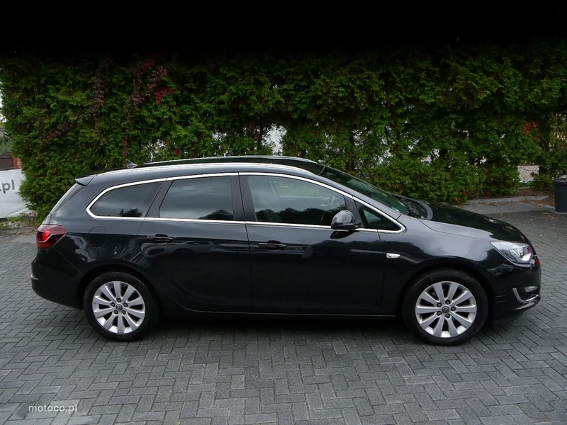 Opel Astra J 11